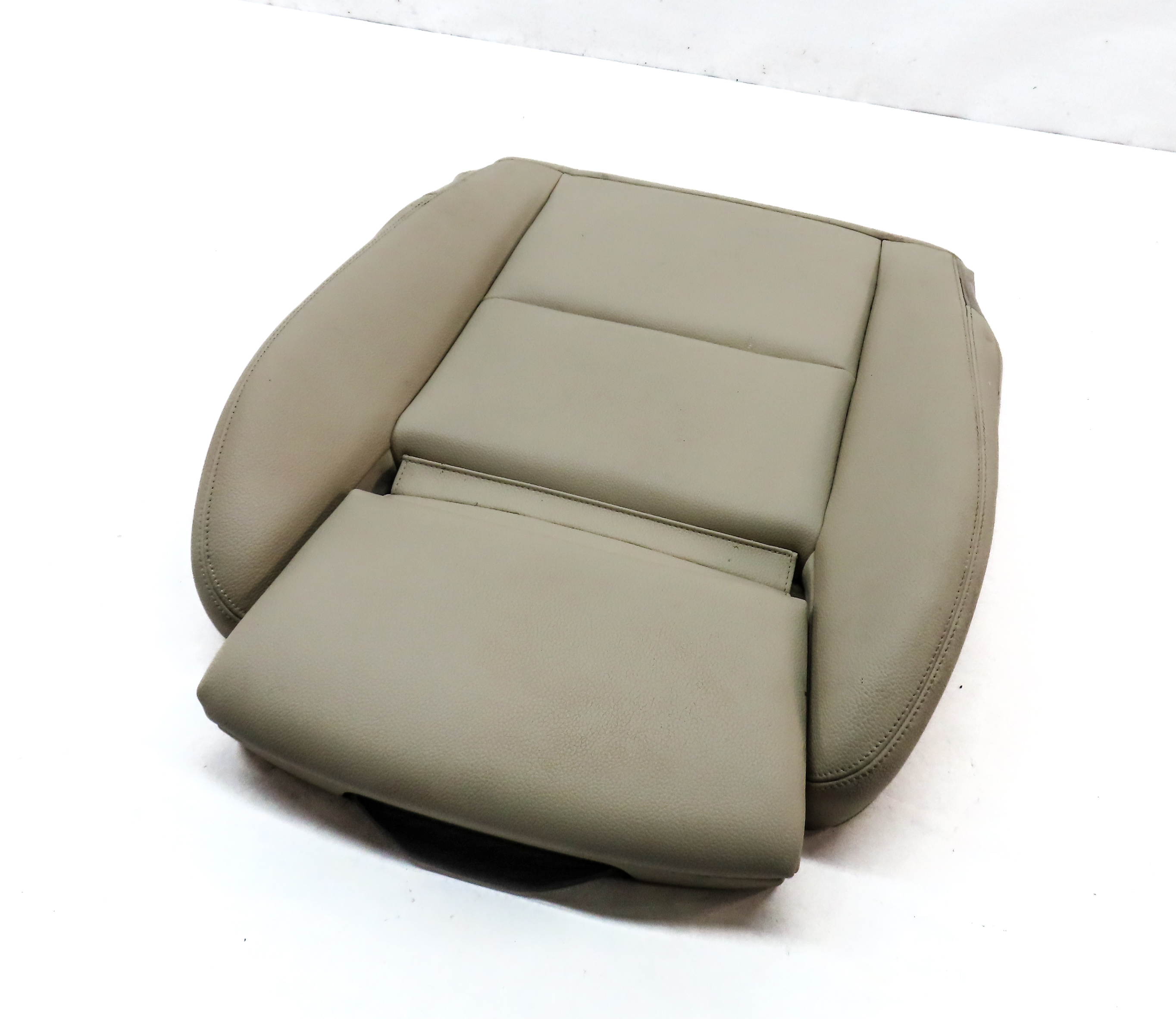 19 MERCEDES GLA250 (X156) FRONT RIGHT PASSENGER LOWER MEMORY SEAT CUSHION(BEIGE) — exact item pictured